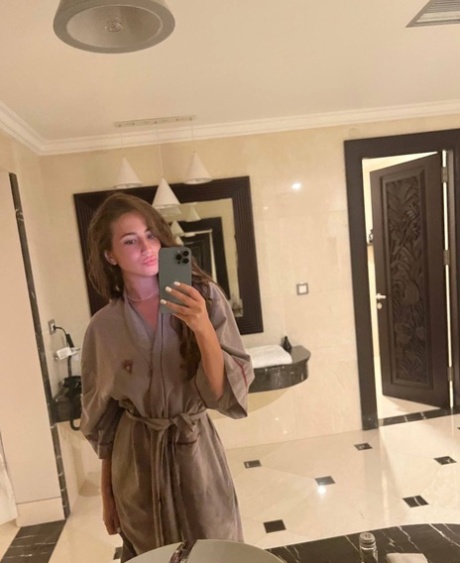 Havaalani VIP Escort Bayan Elena